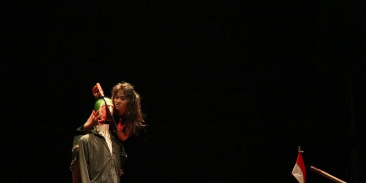 DONGENG ORANG PINGGIRAN, Naskah Drama Karya Iverdixon Tinungki