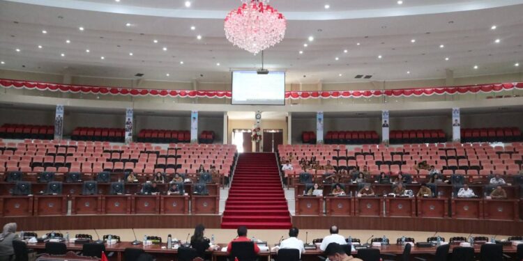 Situasi rapat pembahasan RT/RW. (foto: istimewa)