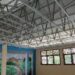 Nampak salah satu ruangan kelas SD Negeri 76 Manado yang tidak berplafon. (foto: indimanado)