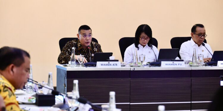 Wamen Ossy Laporkan Progres Pengadaan Tanah Warga Terdampak Erupsi Gunung Lewotobi Laki-laki