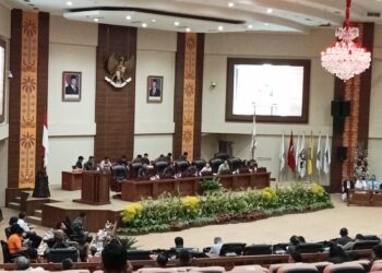Situasi rapat Paripurna DPRD Sulut. (foto: meikel/barta)