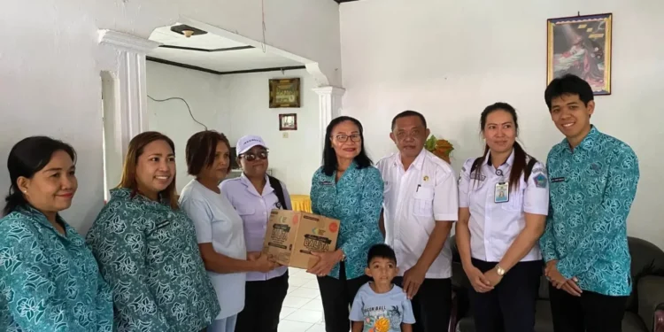 Ketua Tim Penggerak PKK Sitaro dan Tim Bekali Duta Stunting Remaja di Tagulandang