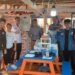 Pimpinan, dosen hingga mahasiswa Jurusan Elektro Polimdo bersama keterwakilan kelompok nelayan Malos 3. (foto: istimewa)