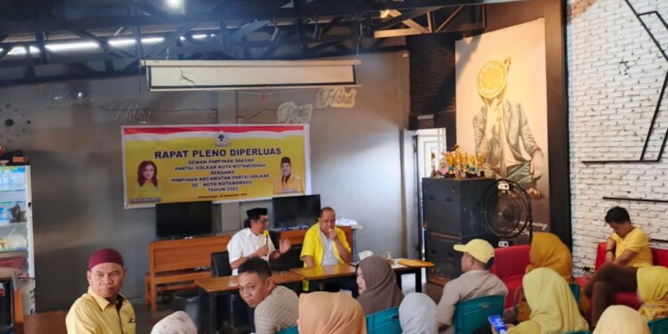 Suasana Rapat Pleno DPD II Golkar Kotamobagu. (foto: ist)
