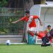 Mario Evans Bawalo saat menampilkan aksi memukau dalam mengolah si kulit bundar (Foto Istimewa).