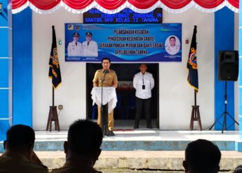 Foto: Bupati Michael Thungari menyampaikan sambutan di UPP Kelas II Tahuna. (Dok. Rendy/Barta1)