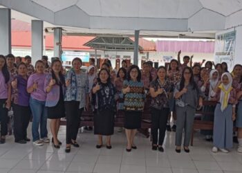 Anggota Komisi IV DPRD Provinsi Sulawesi Utara, Prof. Dr. Julyeta Paulina Amelia Runtuwene, M.Si, melakukan kunjungan kerja dalam rangka masa reses di SMKN 6 Manado. (foto: istimewa)