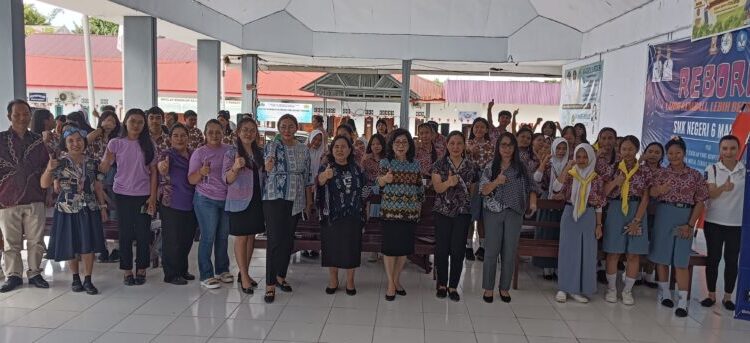 Anggota Komisi IV DPRD Provinsi Sulawesi Utara, Prof. Dr. Julyeta Paulina Amelia Runtuwene, M.Si, melakukan kunjungan kerja dalam rangka masa reses di SMKN 6 Manado. (foto: istimewa)