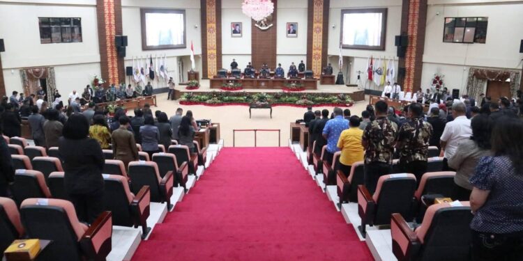 Situasi Paripurna DPRD Sulut. (foto: meikel/barta)