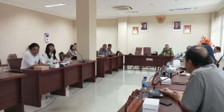 RDP Komisi III DPRD Sulut bersama BWS 1 dan BPN. (foto: meikel/barta).