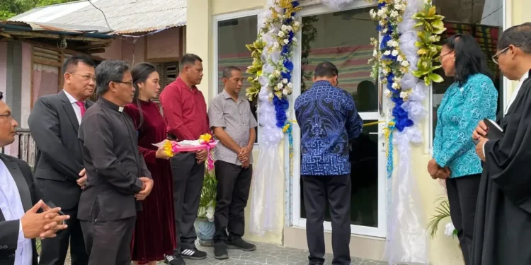 Wabup Heronimus Makainas Resmikan Pastori GMIST Imanuel Balehumara