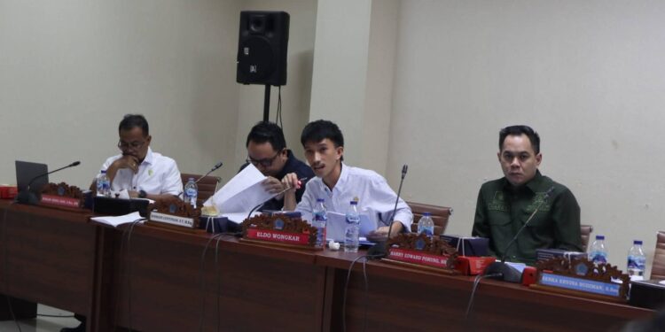 RDP Pembahasan Anggaran 2026, Anggota DPRD Sulut Harry E Porung Terlihat Pasif