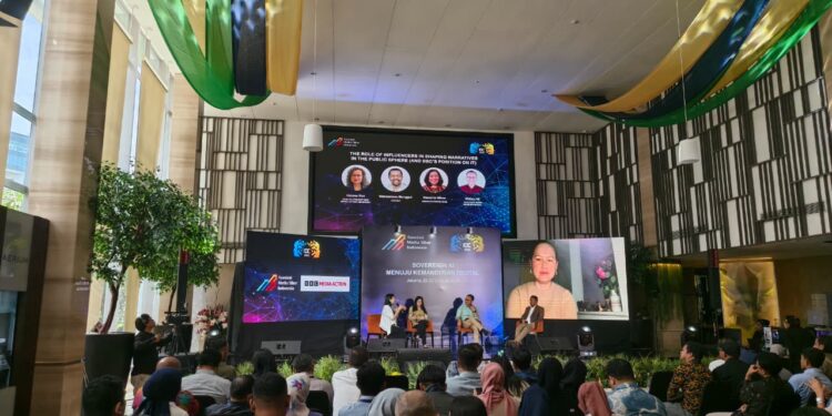 New Media vs Media Lama: Siapa yang Lebih Didengar Publik?