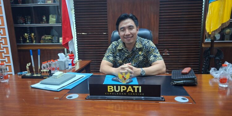 Foto: Bupati Kepulauan Sangihe, Michael Thungari. (Dok. Istimewa)