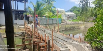 Foto: Jembatan Penghubung antara RT 11 dan RT 03 di Kelurahan Tidore, Kecamatan Tahuna Timur dibangun oleh Bupati Michael Thungari. (Dok. Istimewa)