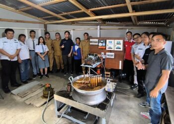 Tim Peneliti Polimdo bersama Mitra. (foto: istimewa)
