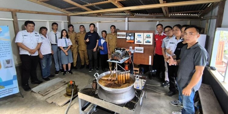 Tim Peneliti Polimdo bersama Mitra. (foto: istimewa)