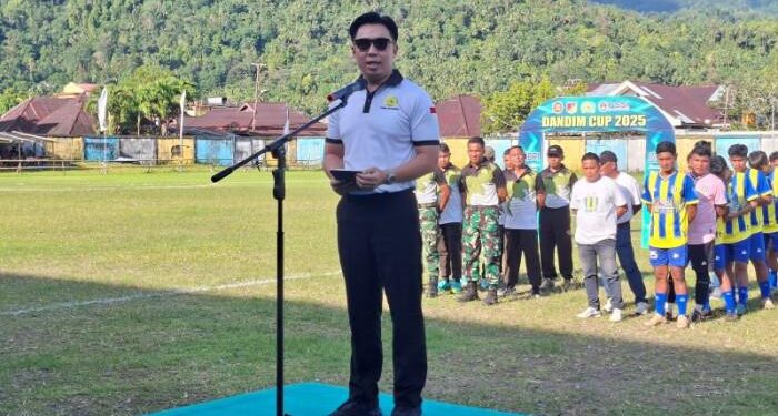 Foto: Bupati Kepulauan Sangihe, Michael Thungari membuka Dandim Cup 2025). (Dok. Istimewa)