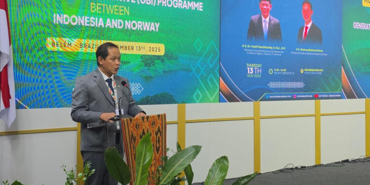 Menteri Lingkungan Hidup Republik Indonesia, Hanif Faisol Nurofiq menyampaikan dalam sambutannya bahwa kerja sama bilateral dengan Norwegia ini menegaskan komitmen Indonesia dalam memimpin aksi perdagangan karbon dunia. (foto: Humas PLN)
