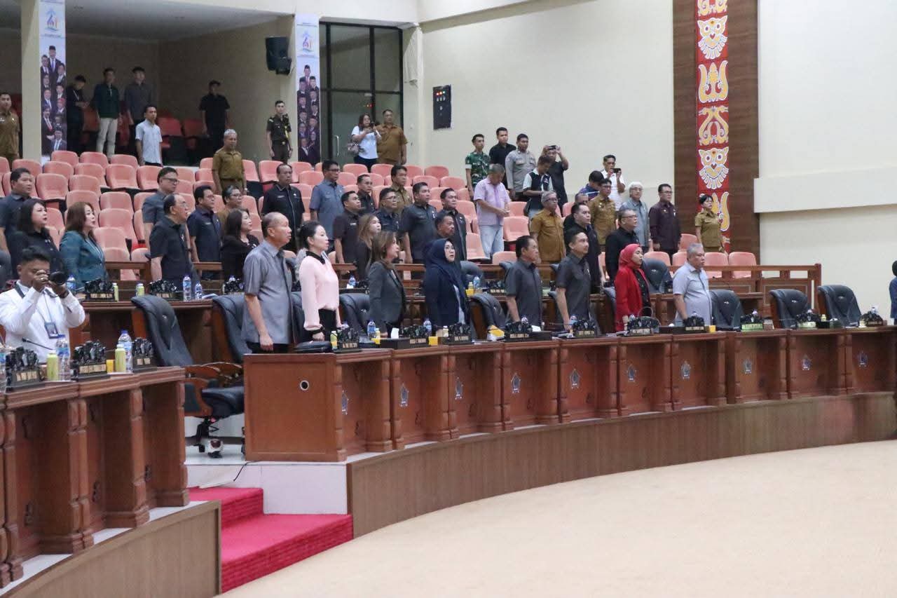 Anggota DPRD Provinsi Sulut Saat Paripurna. (foto: istimewa)