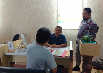 Pantau Loket Kantor Pertanahan Manado, Jumalianto ikut Bantu Proses Pelayanan Masyarakat