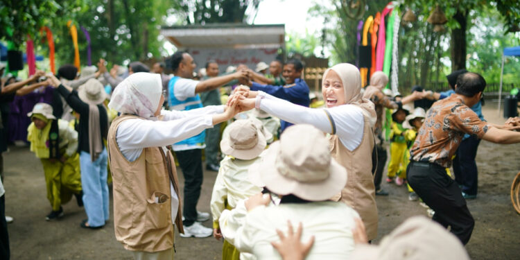 PLN Peduli bersama Kampung Lali Gadget (KLG) menggelar kegiatan Festival Tanah Air 2025. (foto: Surabaya Pagi)