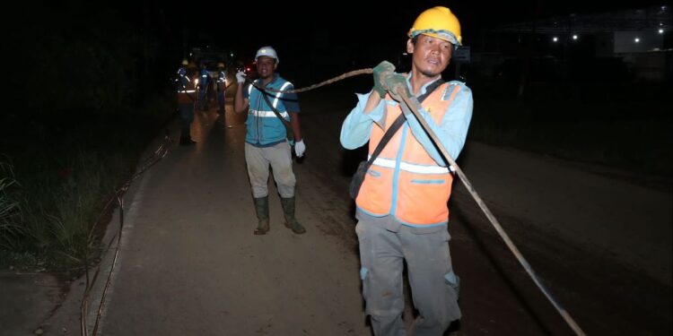 Upaya masif yang dilakukan PLN memprioritaskan penyelesaian masalah jaringan. (Foto: PLN)