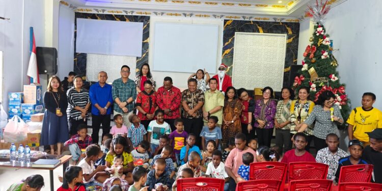 Kepala Subbagian Tata Usaha Kantor Pertanahan Kota Manado Ikuti Berbagi Kasih Sambut Natal