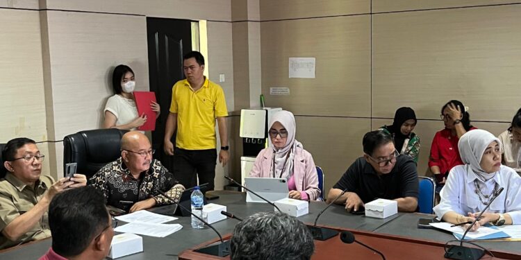 Pejabat Kantor Pertanahan Manado ikut Forum Penataan Ruang