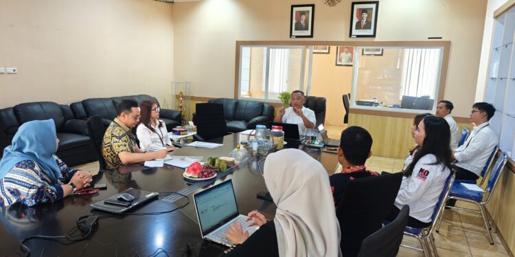 Tim Dirjen Penetapan Hak dan Pendaftaran Tanah Kementerian ATR/BPN Sambangi Kantor Pertanahan Manado