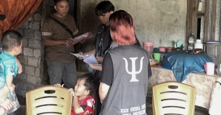 Mahasiswa Psikologi UNIMA Gelar Sensus Penduduk di Desa Motoling, Dapat Sambutan Hangat Warga