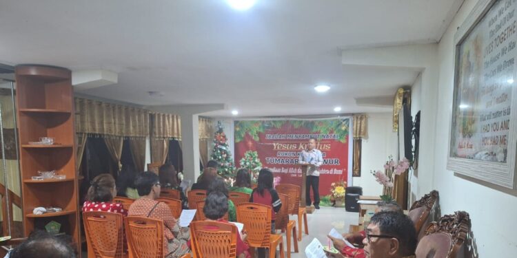 Merajut Kebersamaan dalam Kasih: Rukun Keluarga Tumarar Karwur Gelar Ibadah Pra-Natal di Eris