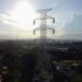 Jaringan kelistrikan di Kalimantan ikut mendorong perekonomian daerah. (foto: Humas PLN)