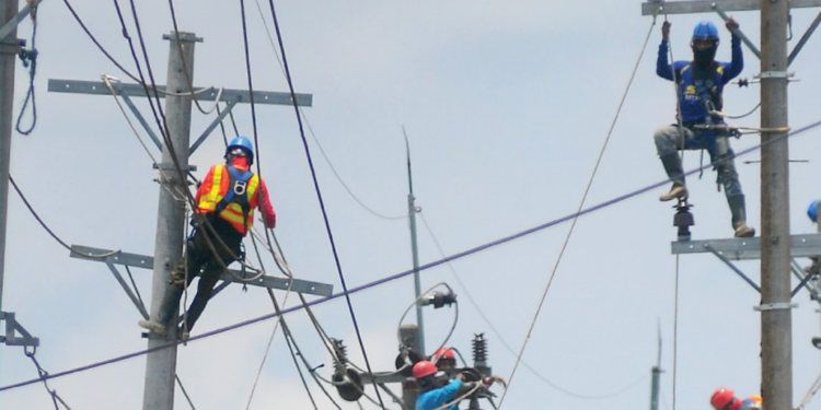 PT PLN (Persero) dalam penanganan pascabencana banjir di Kabupaten Bireuen, Aceh.(Foto: Humas PLN)