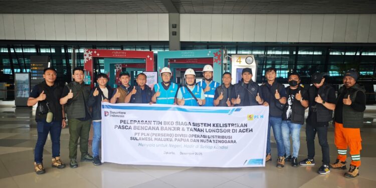 Tim teknisi PLN Sulutenggo dikirim ke lokasi terkena bencana alam di Sumatra. (foto: Humas PLN)
