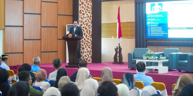 PLN UID Jateng-DIY memberikan Kuliah Umum di Pascasarjana UNS dengan tema “PLN Mendukung Penggunaan Green Energy Melalui REC”(Foto: PLN)