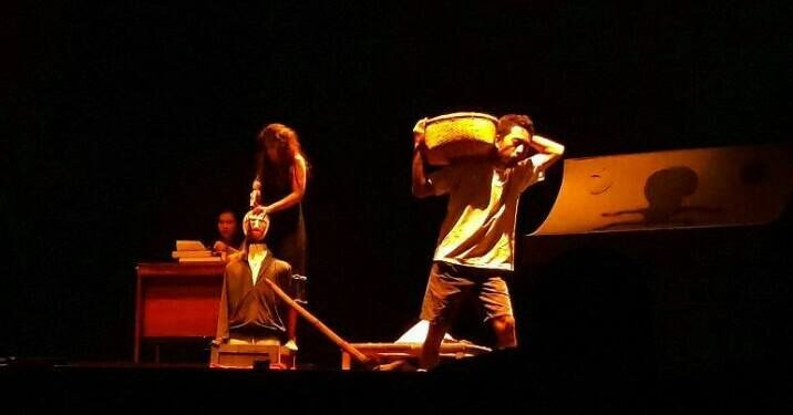 Naskah drama iverdixon tinungki