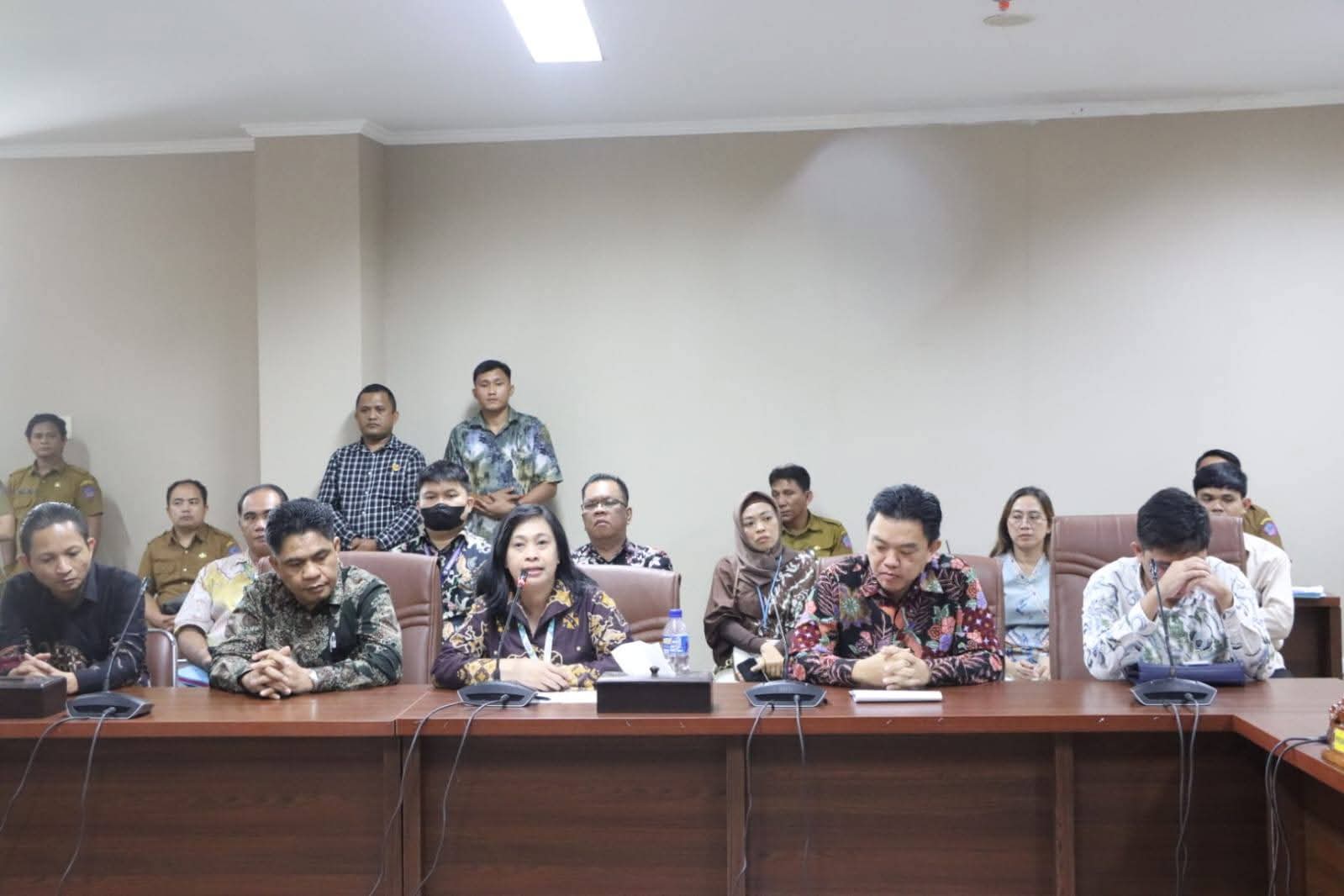 Manajemen RSUP Kandou saat mengikuti RDP di DPRD Sulut. (foto : istimewa)