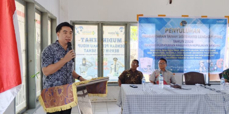 Foto: Bupati Kepulauan Sangihe Michael Thungari membuka Penyuluhan PTSL 2026 di Kecamatan Tabukan Utara. (Dok. Rendy/Barta1)