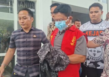 Foto: Penahanan tersangka SS oleh Kejaksaan Negeri Kepulauan Sangihe. (Dok. Istimewa )