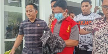 Foto: Penahanan tersangka SS oleh Kejaksaan Negeri Kepulauan Sangihe. (Dok. Istimewa )