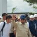 Presiden Prabowo Subianto saat meninjau progres pembangunan Rumah Hunian Danantara atau Huntara di Aceh Tamiang. (foto: Humas PLN)