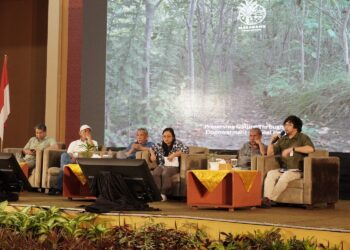 Konservasi Negara Mandek, Masyarakat Adat Jadi Benteng Terakhir