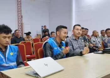 Foto: Manajer PT. PLN UP3 Tahuna Dimas Adhi Prabowo saat memaparkan kondisi kelistrikan di Sangihe. (Dok. Rendy/Barta1)