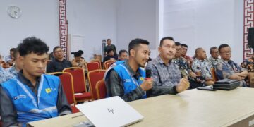 Foto: Manajer PT. PLN UP3 Tahuna Dimas Adhi Prabowo saat memaparkan kondisi kelistrikan di Sangihe. (Dok. Rendy/Barta1)