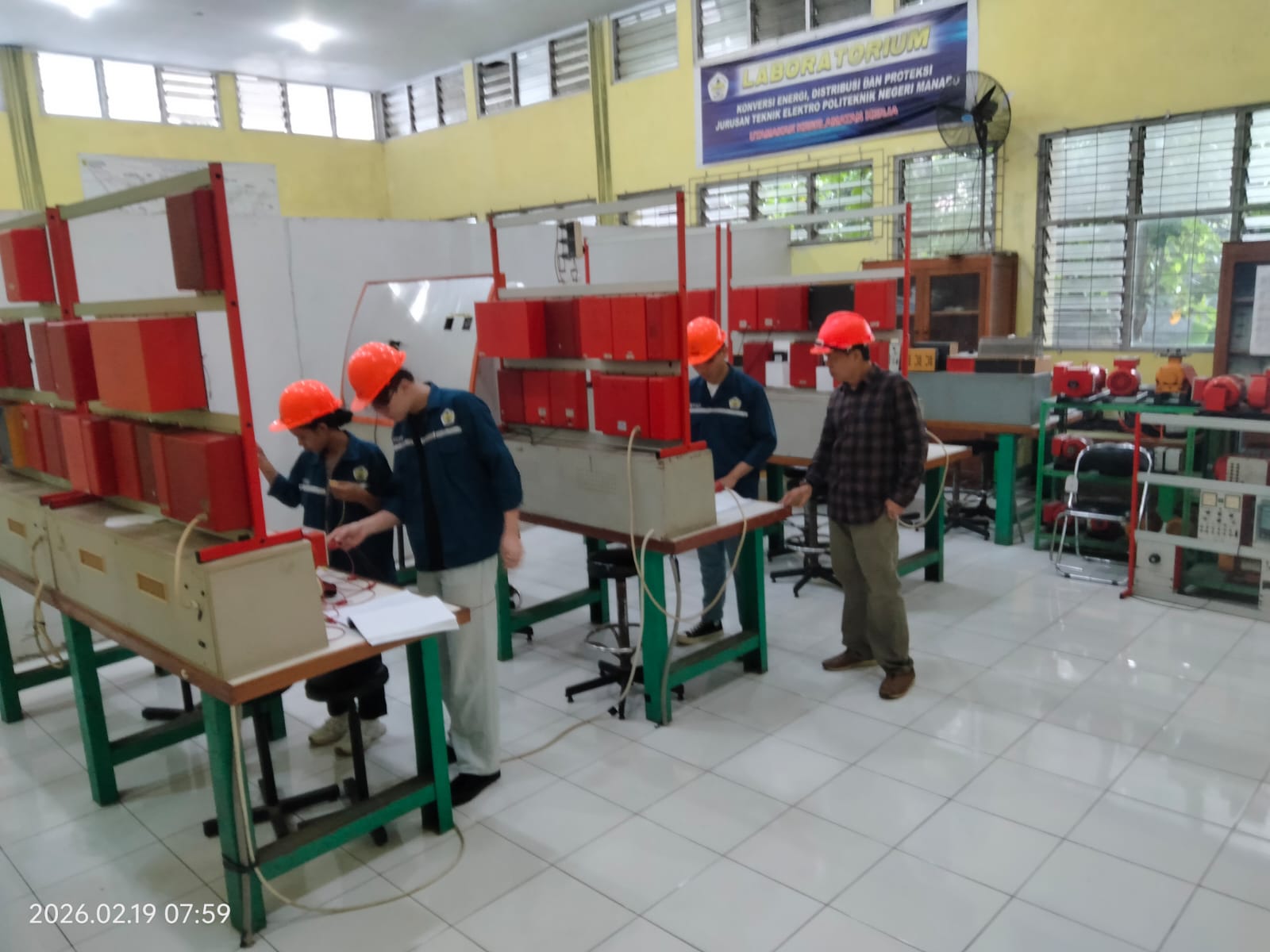 MK Prak Mesin Listrik AC kls 4TL4 D4. (Foto: istimewa