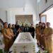Sekretariat DPRD Provinsi Sulut Memberikan Penghormatan  Kepergian Ibunda Tercinta Royke Roring