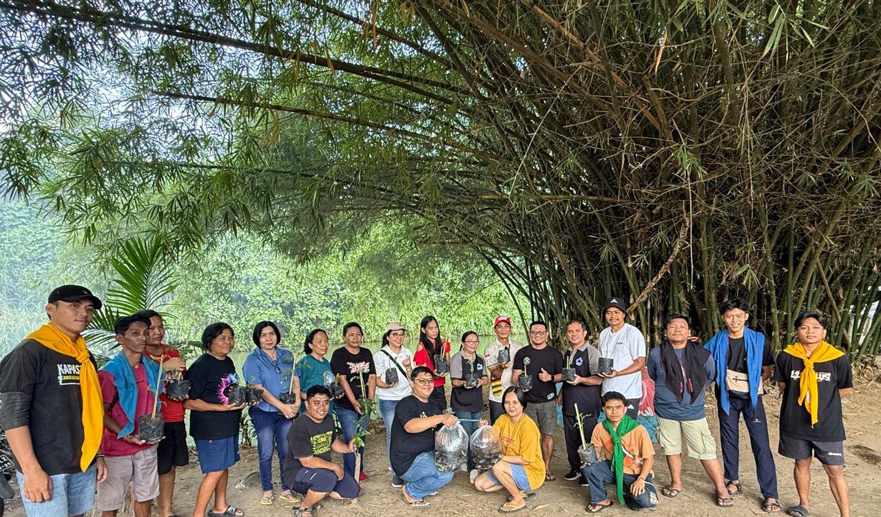 Pengurus IKA Polimdo bersama Pecinta di Manado . (foto : istimewa)