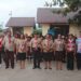 Foto bersama Kepala SDK Pniel Rainis, Guru - guru, Pembina dan para Siswa.