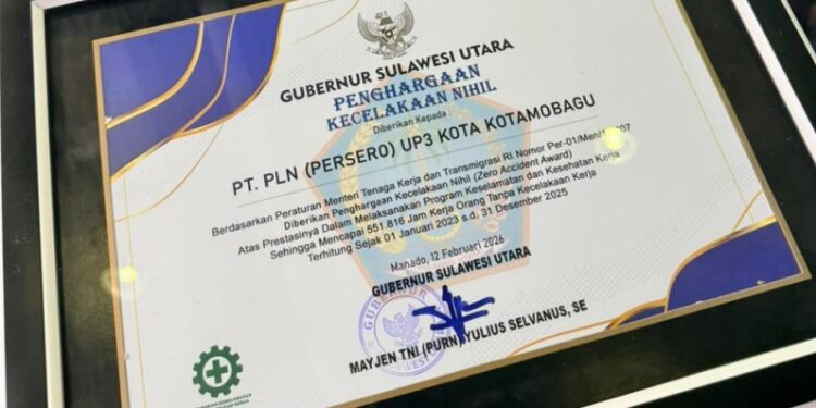 PLN UP3 Kotamobagu resmi menerima Penghargaan Kecelakaan Nihil atau Zero Accident. (foto: Humas PLN)